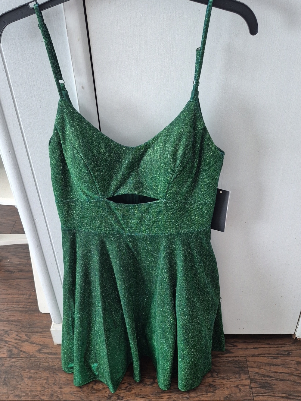 Green Sparkle City Studio Dress. Size 9